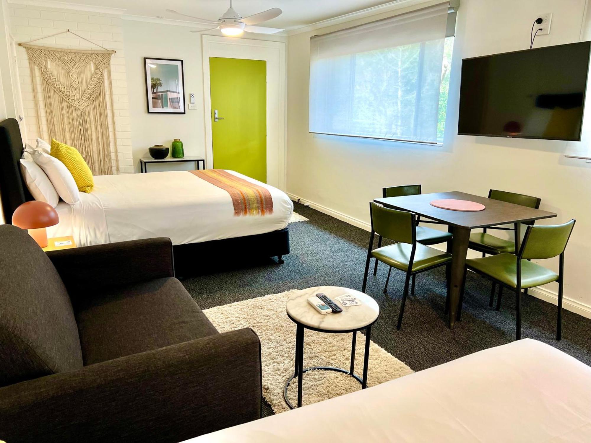 Motel The Warby, Where Mid-century Style Meets The Mountains